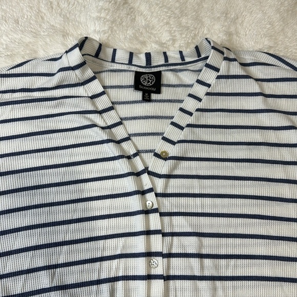 Bobeau White & Navy‎ Striped Top - Picture 2 of 5